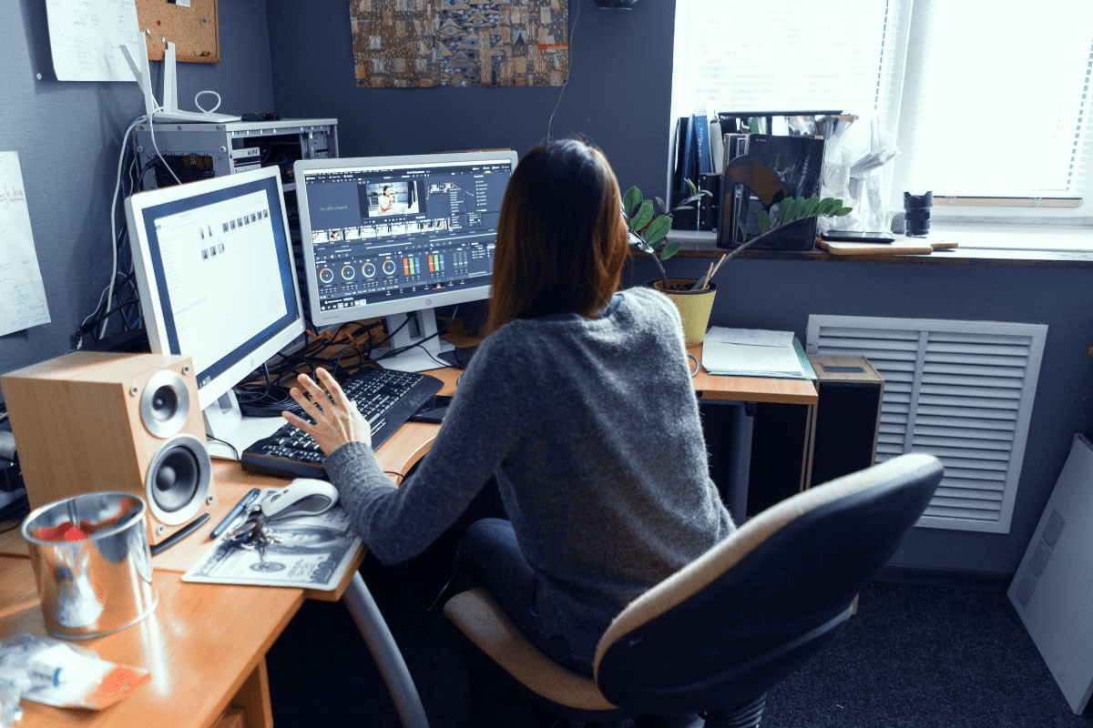 Top 7 reasons to Outsource Video Editing Services